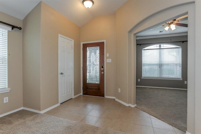 Building Photo - 28639 Lockeridge View Dr