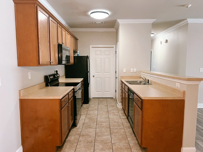 Building Photo - 900 Dean Lee Dr