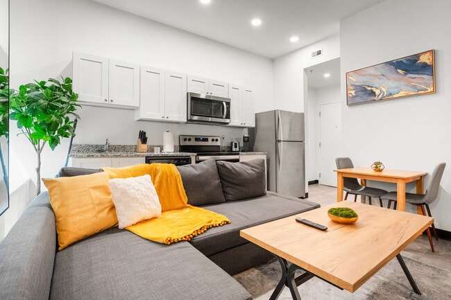 Building Photo - 209 9th St