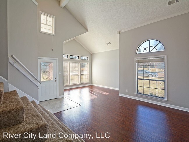 Building Photo - 3 br, 2.5 bath House - 5458 Pine Oak Ln