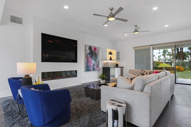 Foto del edificio - 76770 Lark Dr