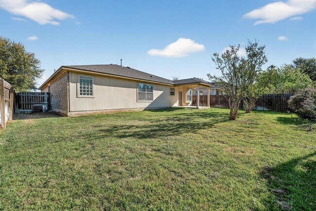 Foto del edificio - 3137 Corrigan Ln