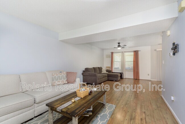 Building Photo - 266 E Pine Ridge Dr