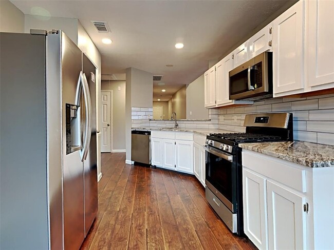 Building Photo - 7323 Buchanan Dr