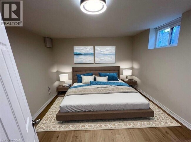 Photo du bâtiment - 346 E 15th St