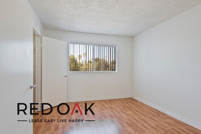 Foto del edificio - ~1 Month FREE~ Beautiful One Bedroom with ...