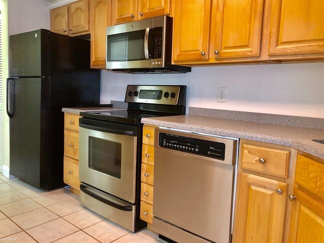 Building Photo - 2 br, 1 bath House - 712 S Rose St