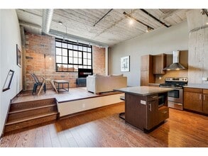 Building Photo - 730 N Washington Ave