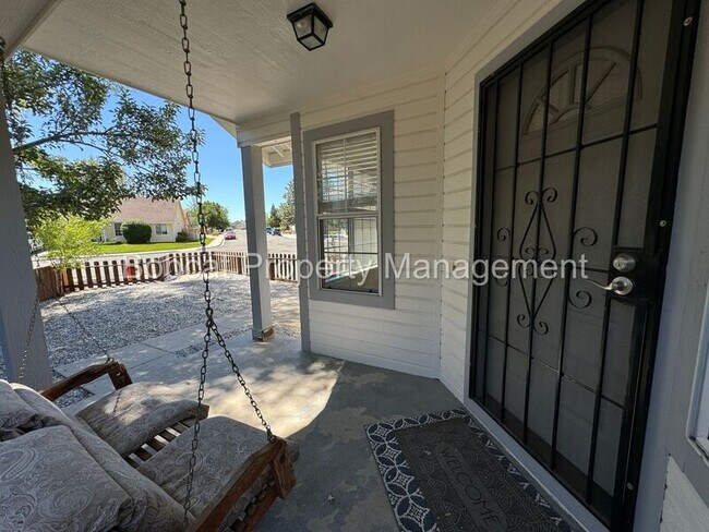 Building Photo - 326 Sandalwood Dr