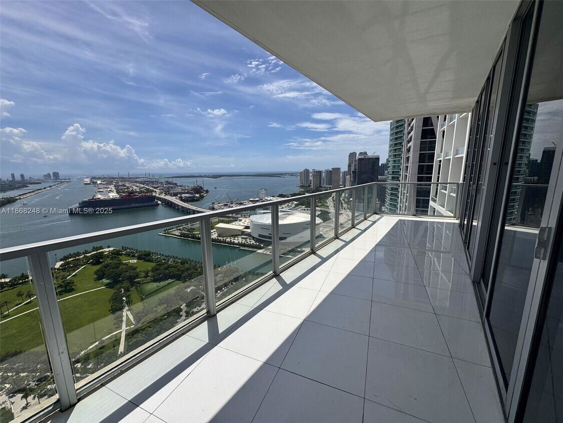 Foto principal - 1100 Biscayne Blvd