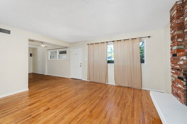 Building Photo - 1231 Evilo St