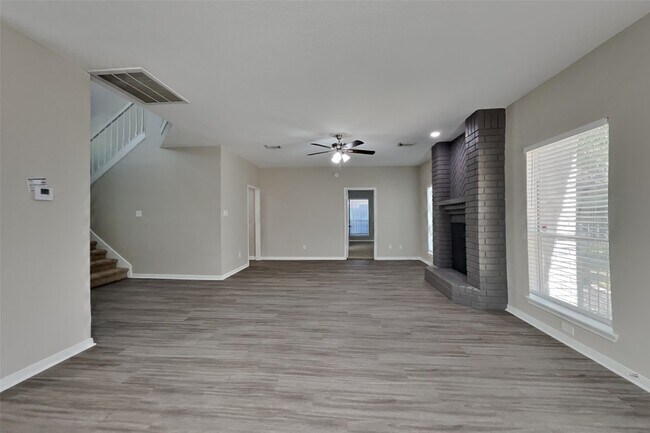 Building Photo - 2919 Double Lake Dr