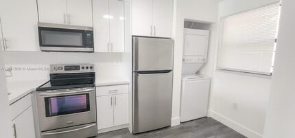 Building Photo - 9830 Nob Hill Ln