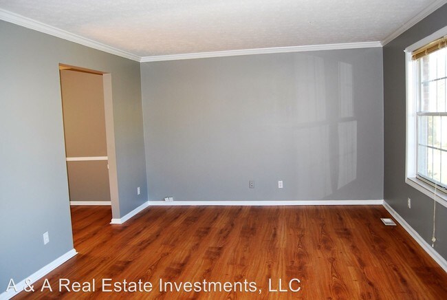 Building Photo - 4 br, 2.5 bath House - 305 Beckley Woods Dr