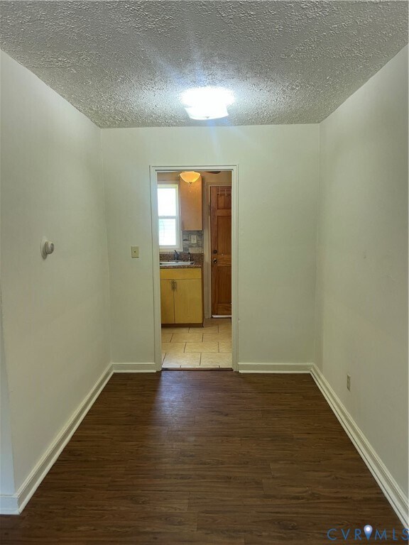Building Photo - 601 Monticello Dr