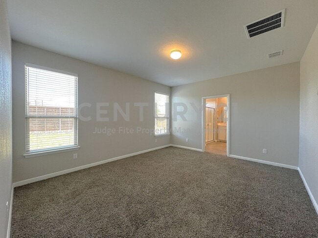 Foto del edificio - Crisp and Clean 4/2/2 in Boyd For Rent!