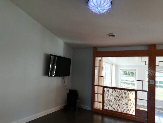 Building Photo - 603 Ravencrest Dr