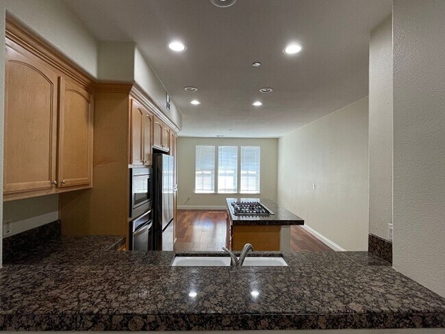 Building Photo - Warm Springs 3 bedroom Gem is like new!