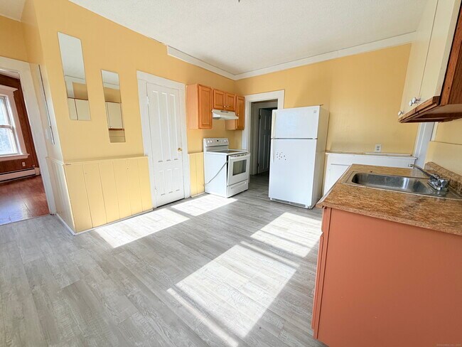 Foto del edificio - 98 Glen St