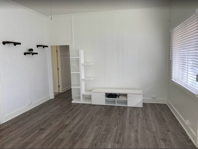Living Room 2 - 2820 Dole St