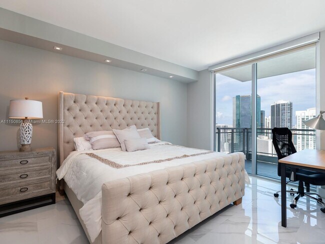 Foto del edificio - 92 SW 3rd St