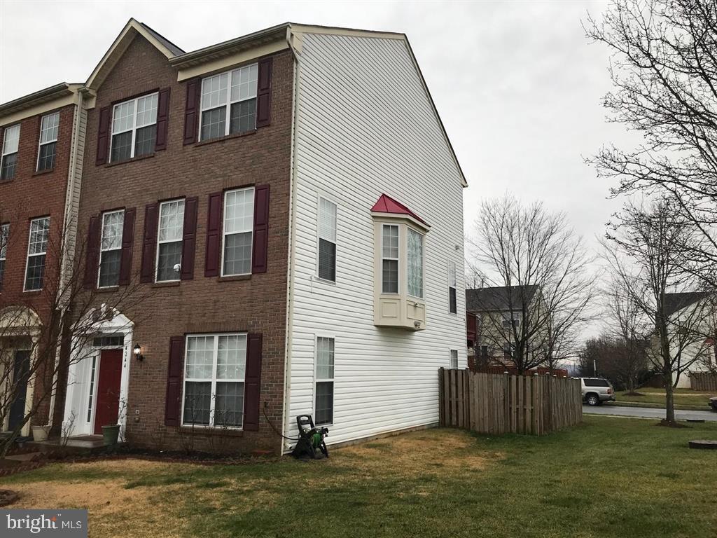 Primary Photo - 4244 La Mauricie Loop