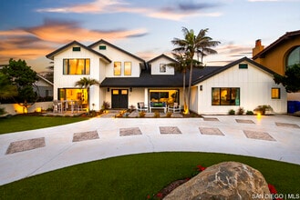 Building Photo - 1153 Sunset Cliffs Blvd