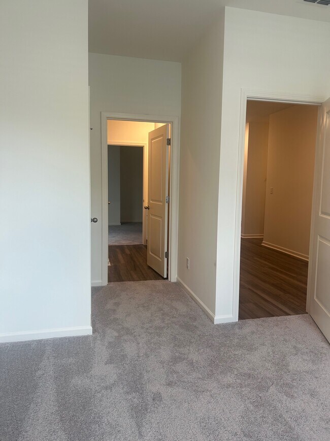 Building Photo - 624 Muster Fld Ct
