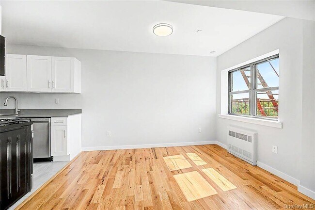 Foto del edificio - 671 Bronx River Rd