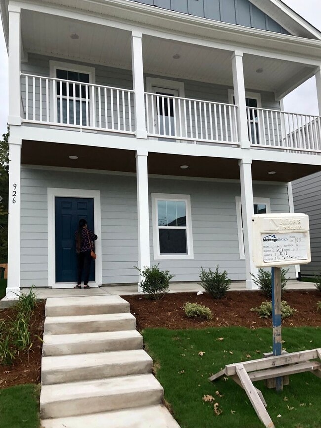 Foto del edificio - Modern 5 Bed | 3 Bath House in Cary