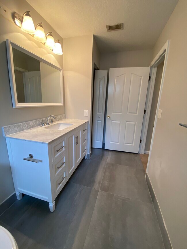 Foto del edificio - 9857 Baywinds Dr Apt 9112