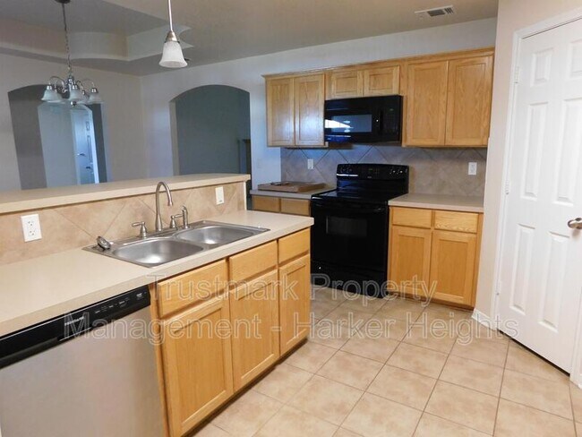 Building Photo - 702 Aries Dr