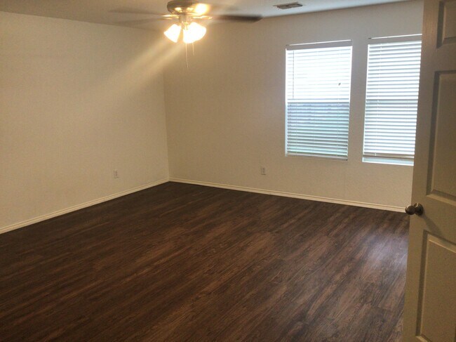 Foto del edificio - 715 Rodeo Ranch