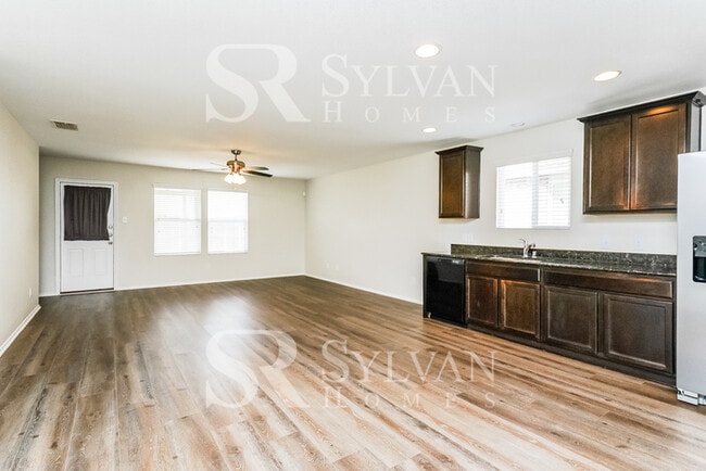 Foto del edificio - At Last, This Is What You Have Been Searching For!