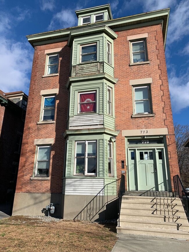 Building Photo - 773 Madison Ave