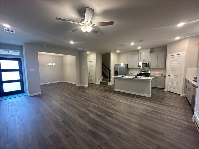 Foto del edificio - 3110 Valley Peak Dr