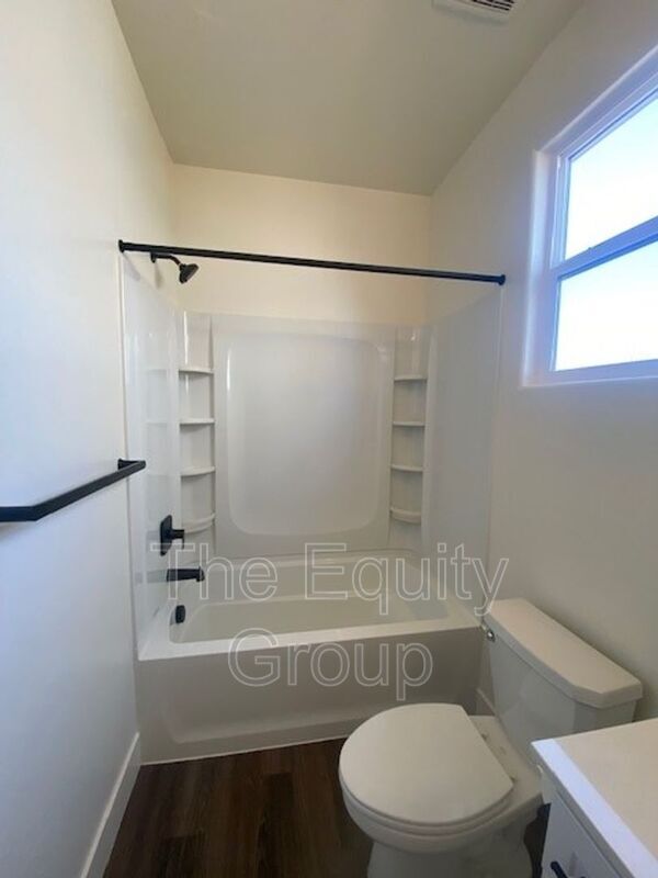 Foto del edificio - 2624 S Cain St