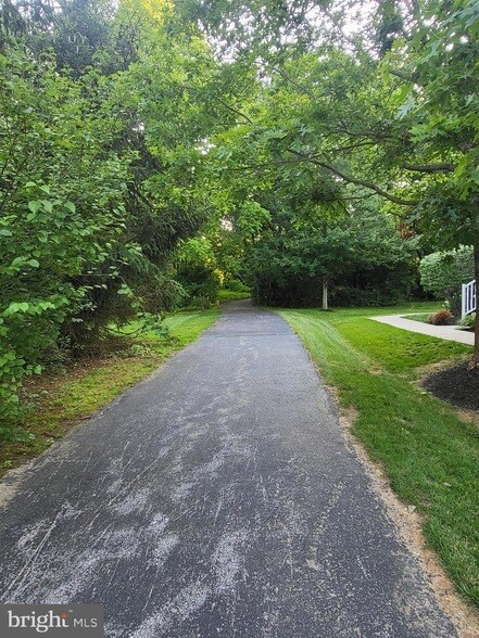 Foto del edificio - 284 Flagstone Rd