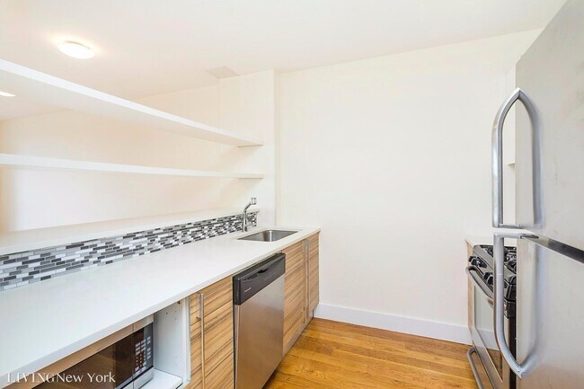 Foto del edificio - NO FEE_Gorgeous 1 Bed/1 Bath/1 Balcony!