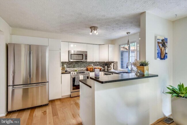 Foto del edificio - 2115 Preston Square Ct