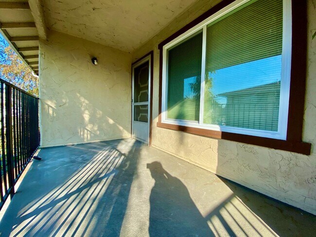 Foto del edificio - 1267 W McKinley Ave