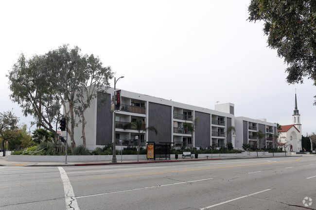 Building Photo - Miracle Mile Terrace Apartments