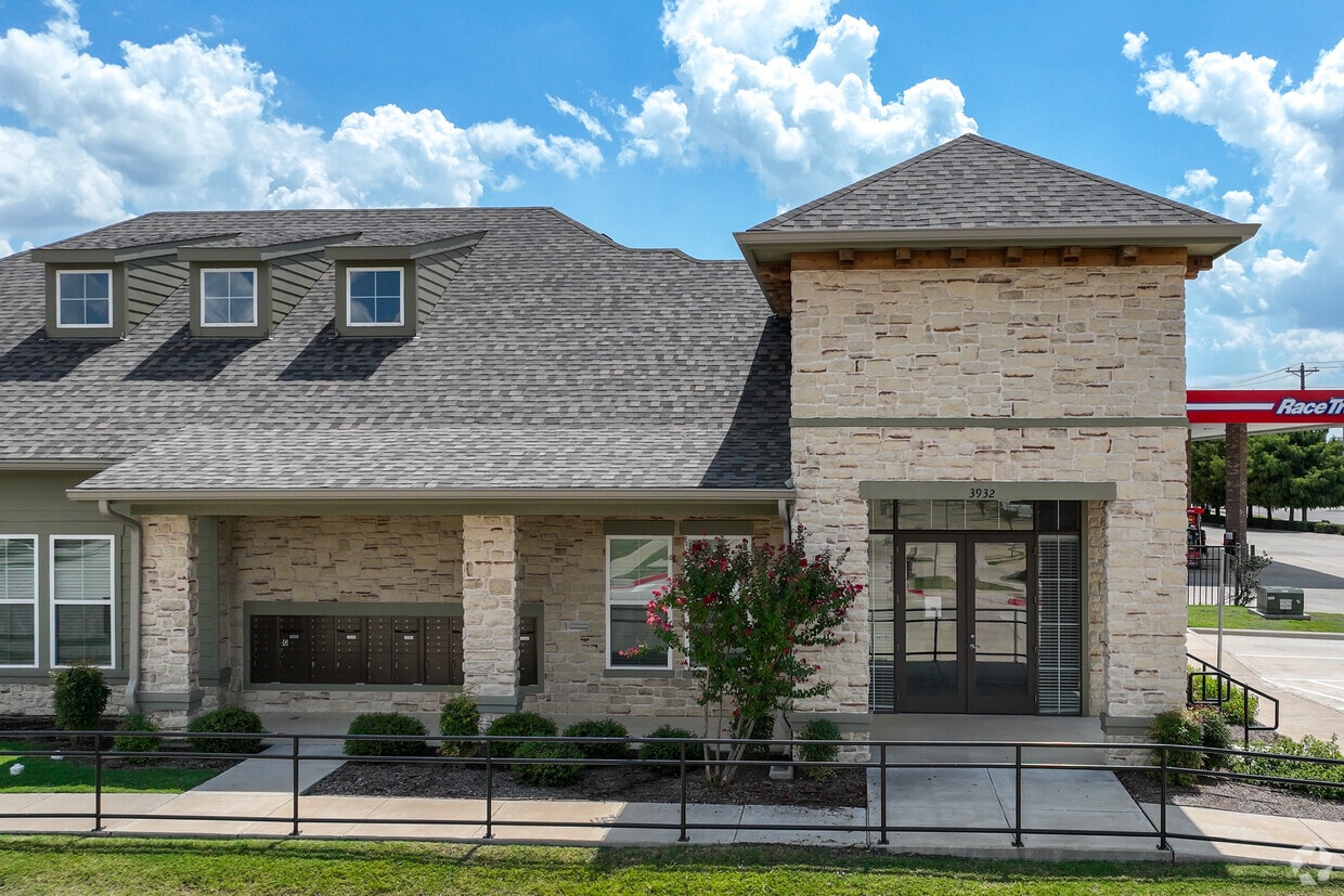 Entrance - Veranda Townhomes