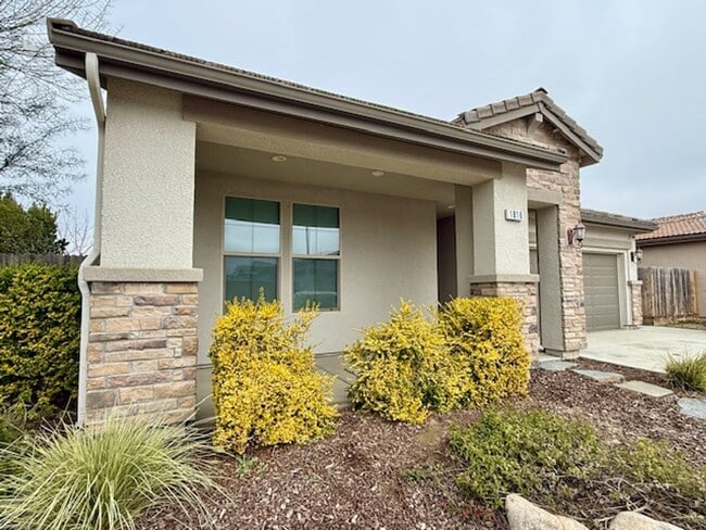 Foto del edificio - 3 Bedroom 2 Bathroom in NE Visalia!