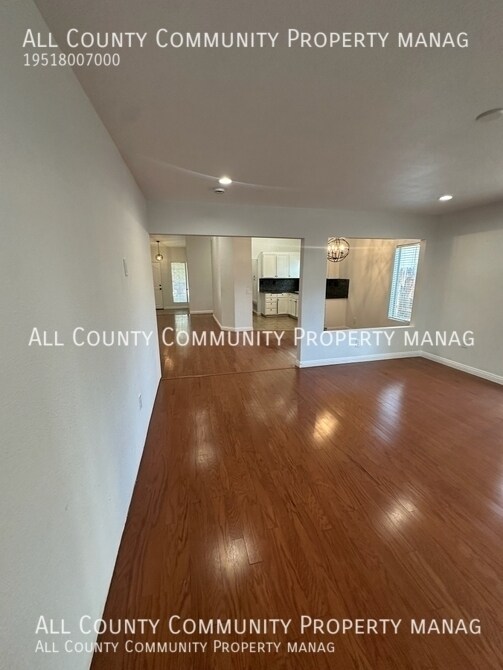 Building Photo - 1857 Creekside Dr