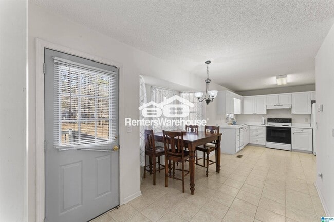 Building Photo - 3042 Wood Cir