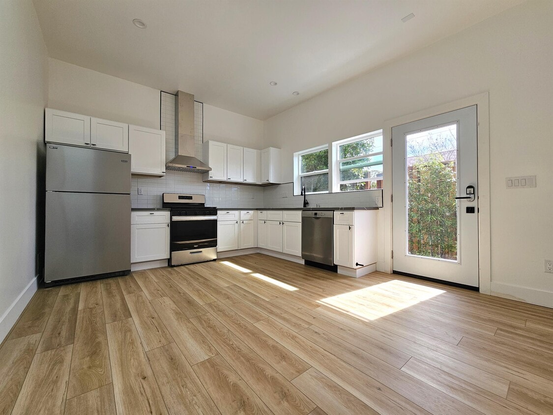 Foto principal - 2711 W 60th St