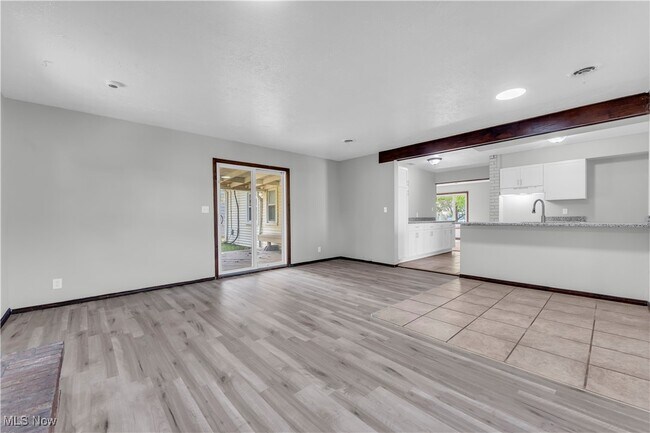 Building Photo - 6415 Aylesworth Dr