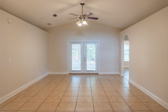 Building Photo - 1106 High Meadow Dr
