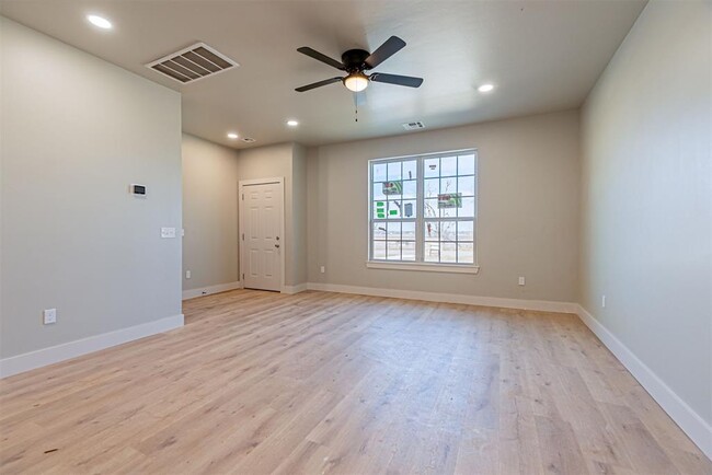 Foto del edificio - 226 N 3rd St